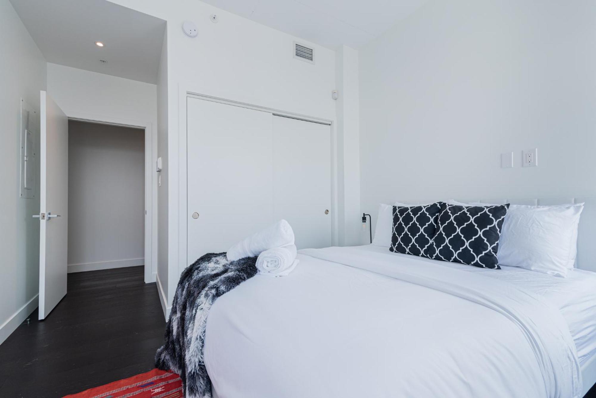 Le Se7T Penthouses Montreal Exterior photo